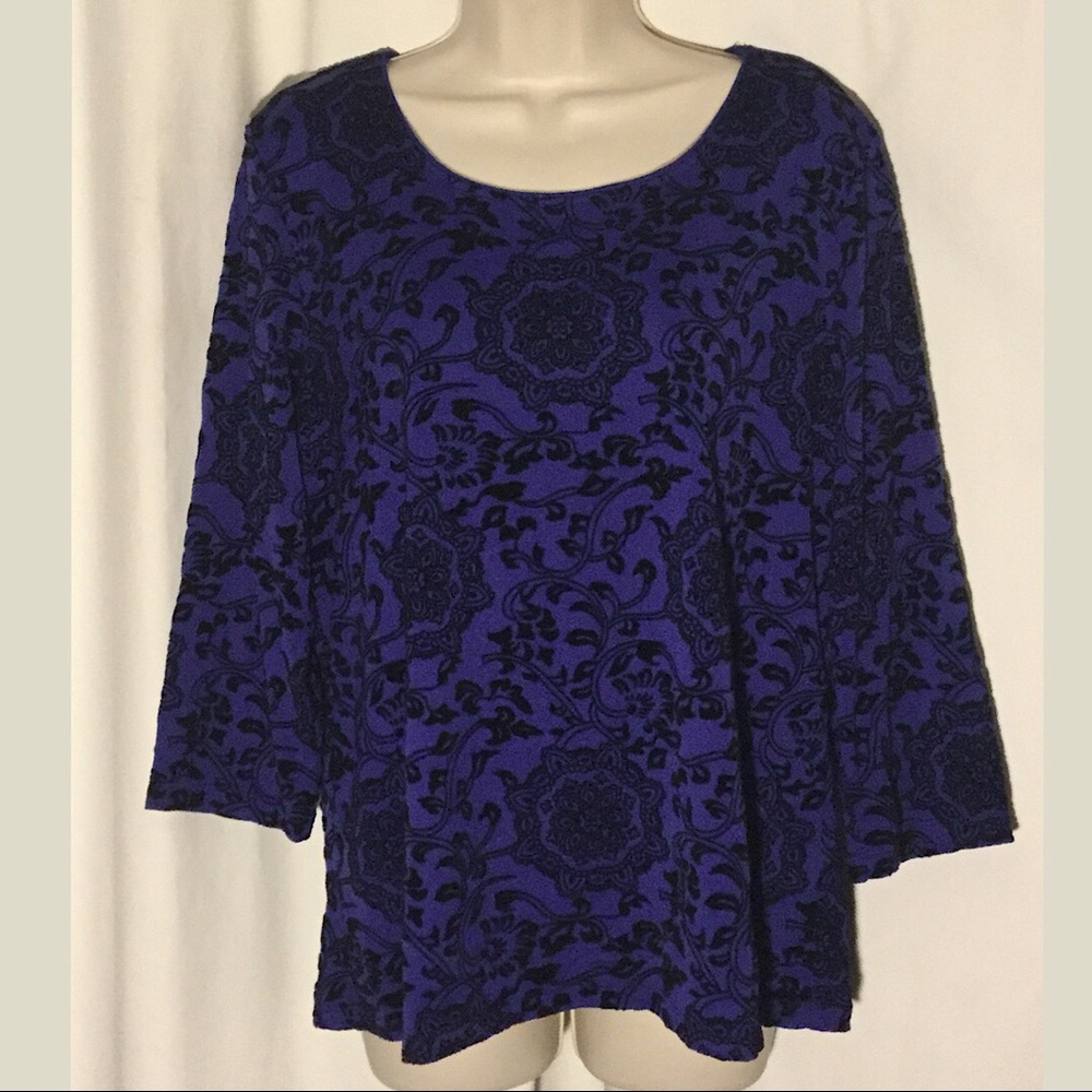 Chico’s 2 size Lg Blue & black floral Mandela Top